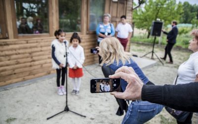Madárterápiával segítjük a gyerekeket